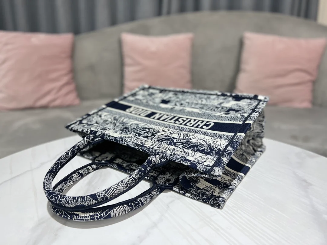 디올 Toile de jouy 북 토트 미디움 백