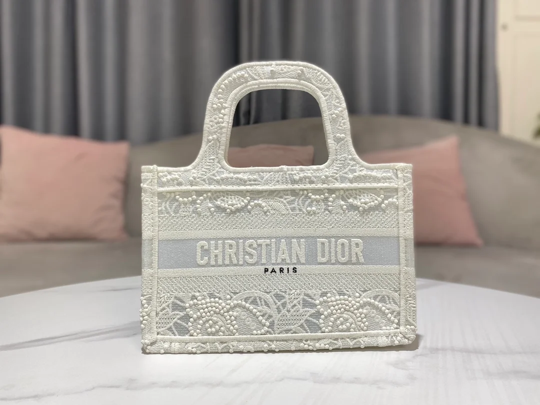 디올 북 토트 미니 백 화이트
