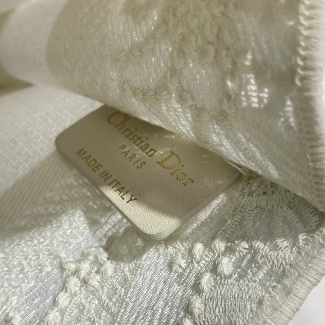 디올 북 토트 미니 백 화이트