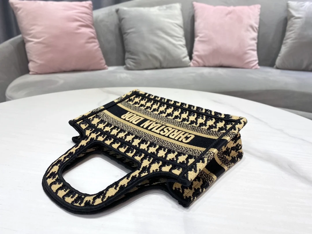 디올 하운즈투스 자수 북 토트 미니 백