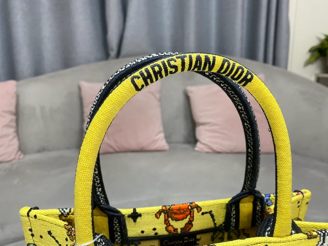 디올 픽셀 조디악 자수 북 토트 스몰 백 옐로우