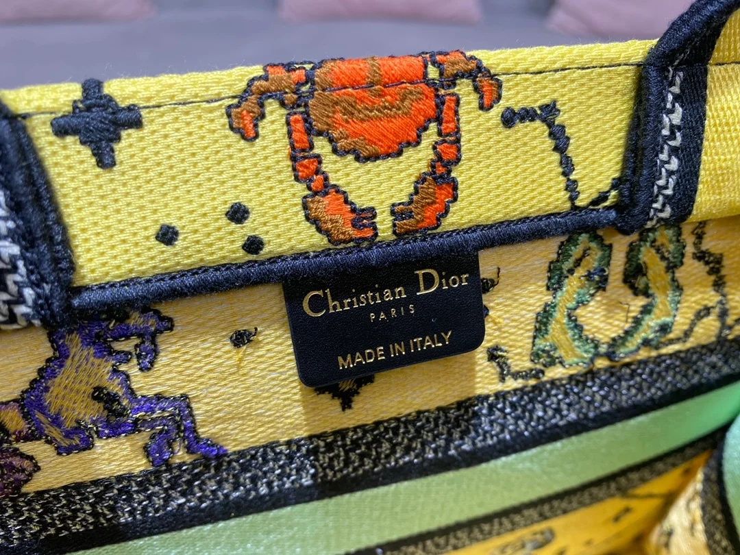 디올 픽셀 조디악 자수 북 토트 스몰 백 옐로우