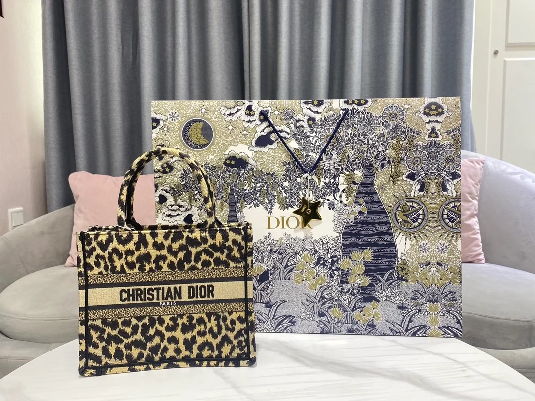 디올 mizza 레오파드 북 토트 스몰 백