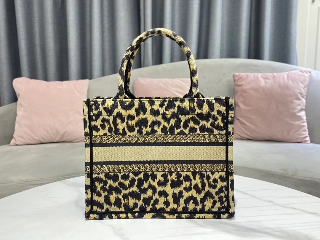 디올 mizza 레오파드 북 토트 스몰 백