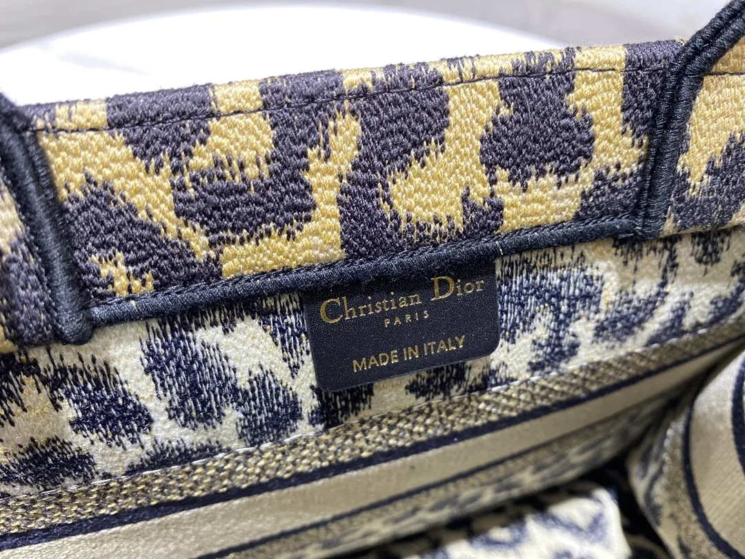 디올 mizza 레오파드 북 토트 스몰 백