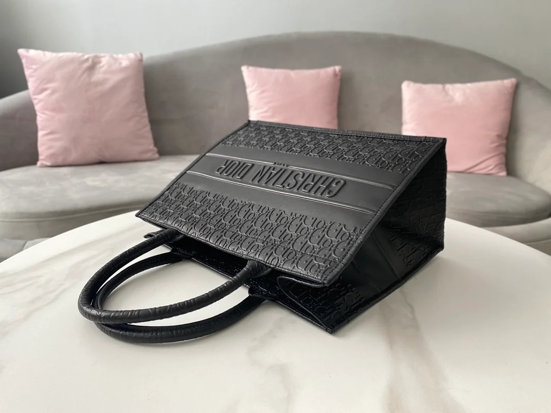 디올 북 토트 레더 미디움 백