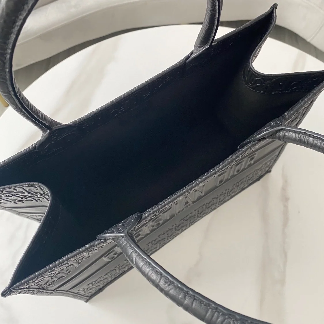 디올 북 토트 레더 미디움 백