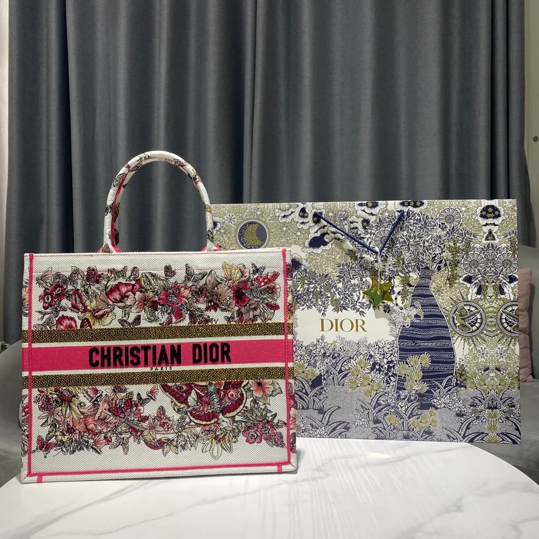 디올 멀티컬러 나비 자수 북 토트 라지 백