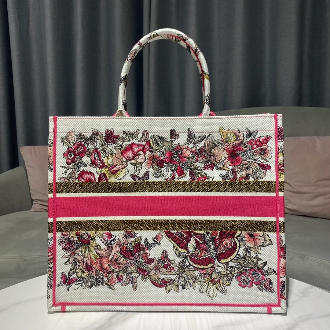 디올 멀티컬러 나비 자수 북 토트 라지 백