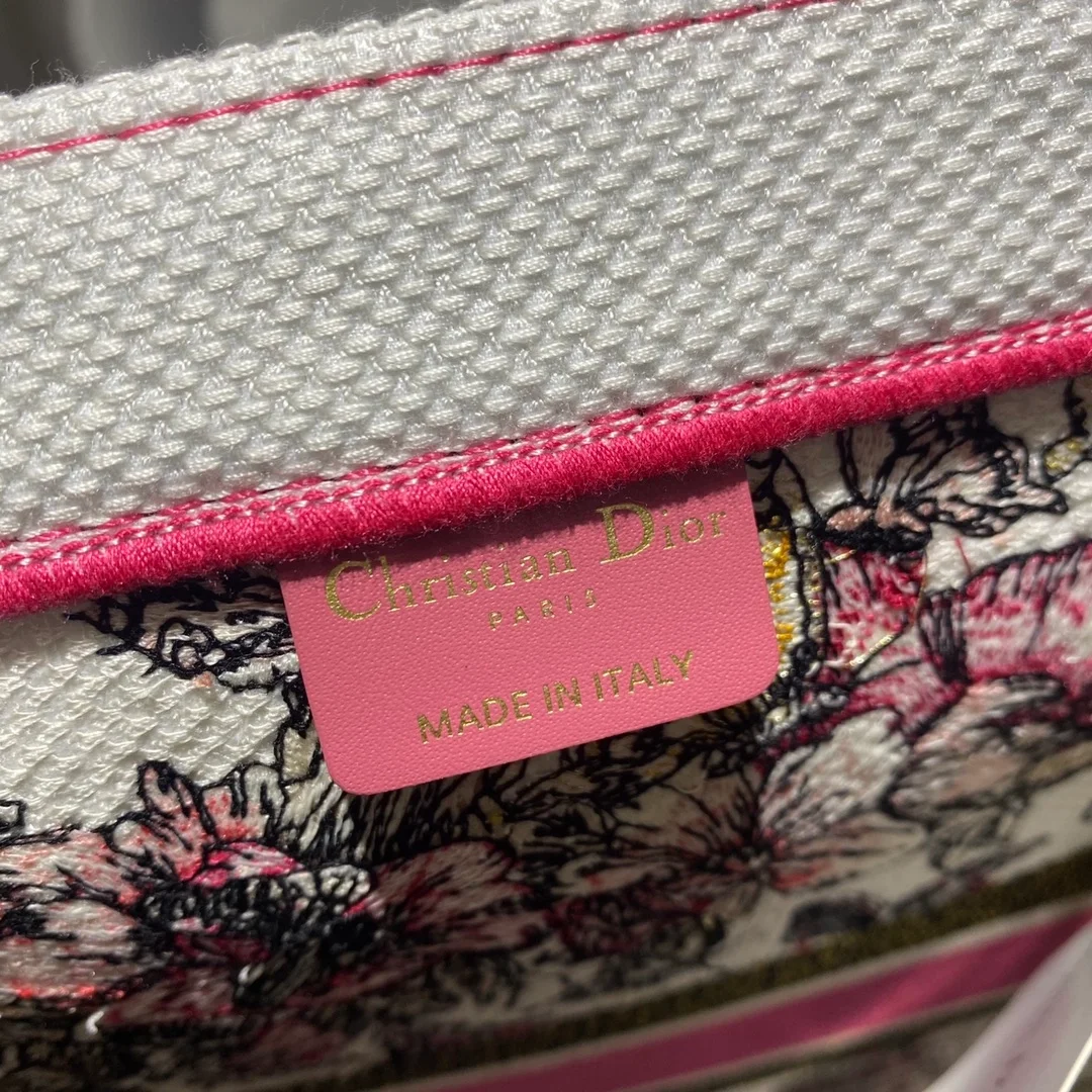 디올 멀티컬러 나비 자수 북 토트 라지 백