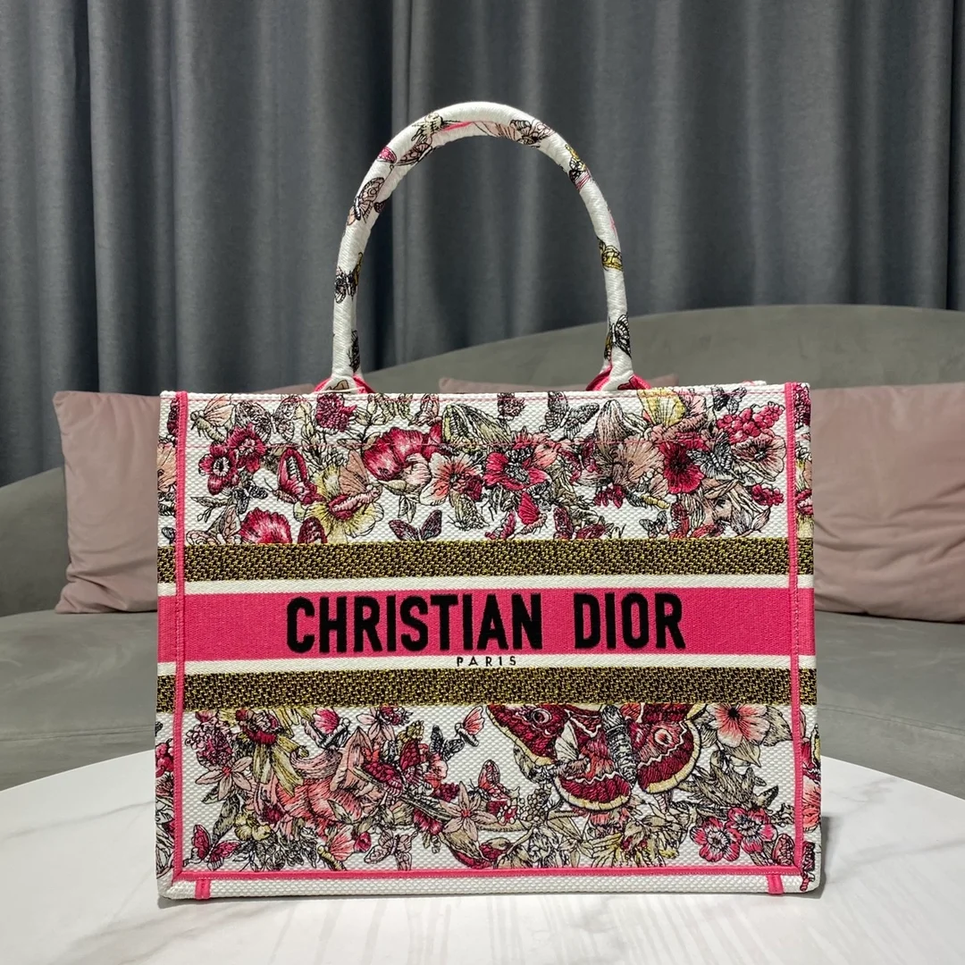 디올 멀티컬러 나비 자수 북 토트 미디움 백