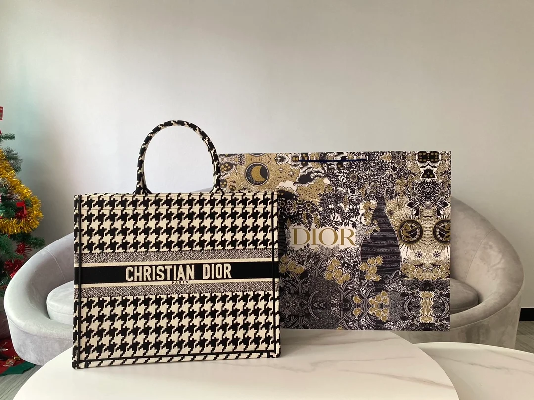 디올 하운즈투스 북 토트 라지 백