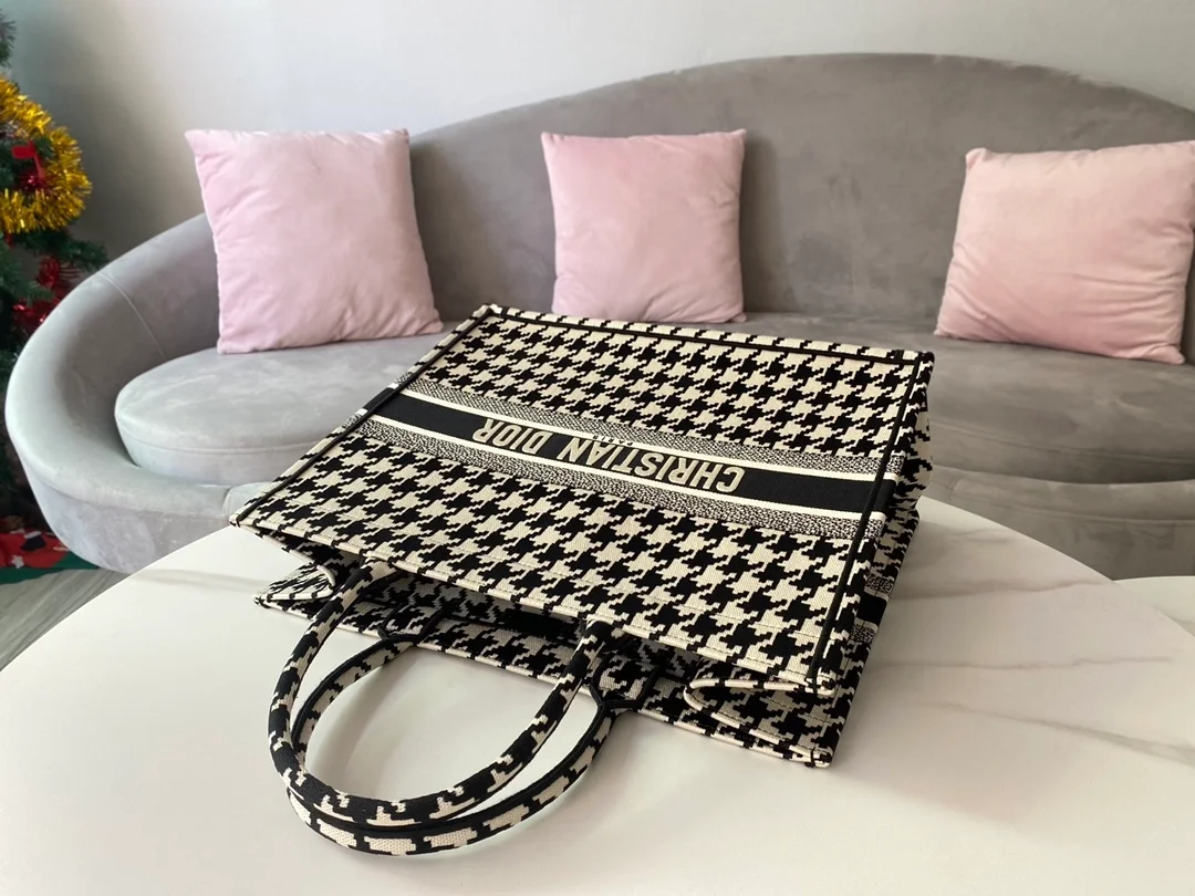 디올 하운즈투스 북 토트 라지 백