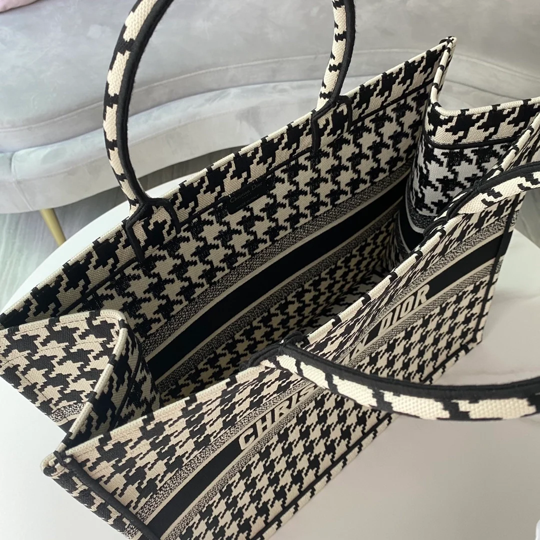 디올 하운즈투스 북 토트 라지 백