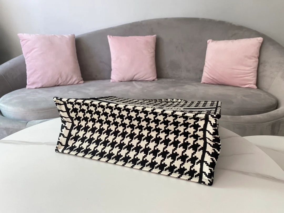 디올 하운즈투스 북 토트 라지 백