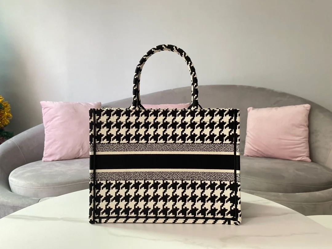 디올 하운즈투스 북 토트 미디움 백