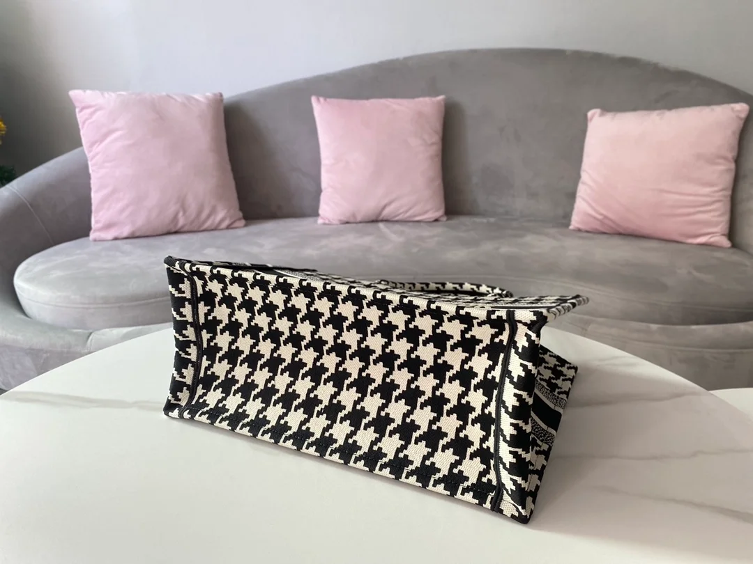 디올 하운즈투스 북 토트 미디움 백