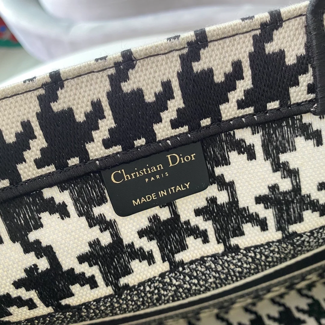 디올 하운즈투스 북 토트 미디움 백