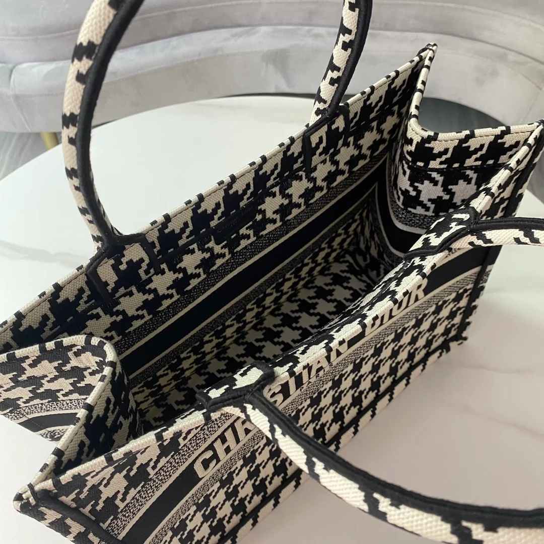 디올 하운즈투스 북 토트 미디움 백