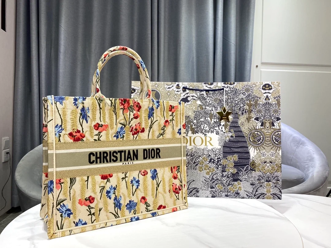 디올 플로라 자수 북 토트 라지 백