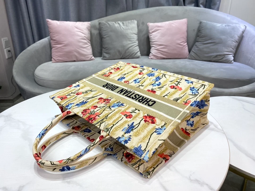 디올 플로라 자수 북 토트 라지 백