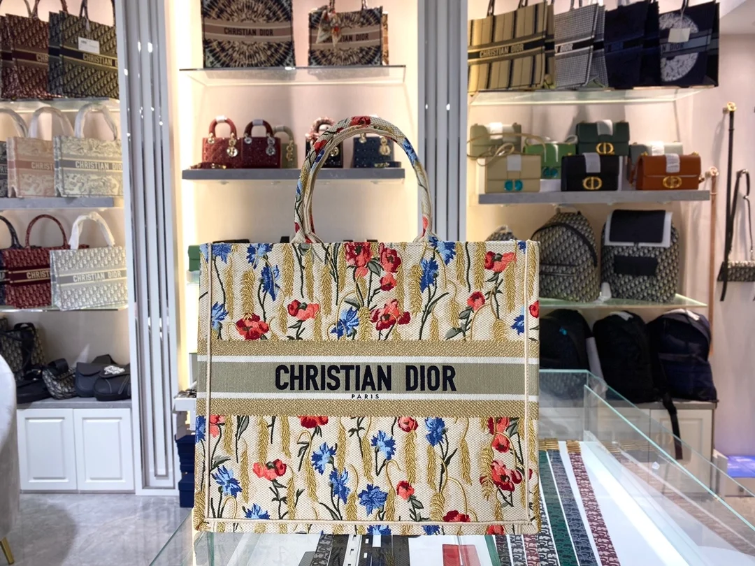 디올 플로라 자수 북 토트 라지 백