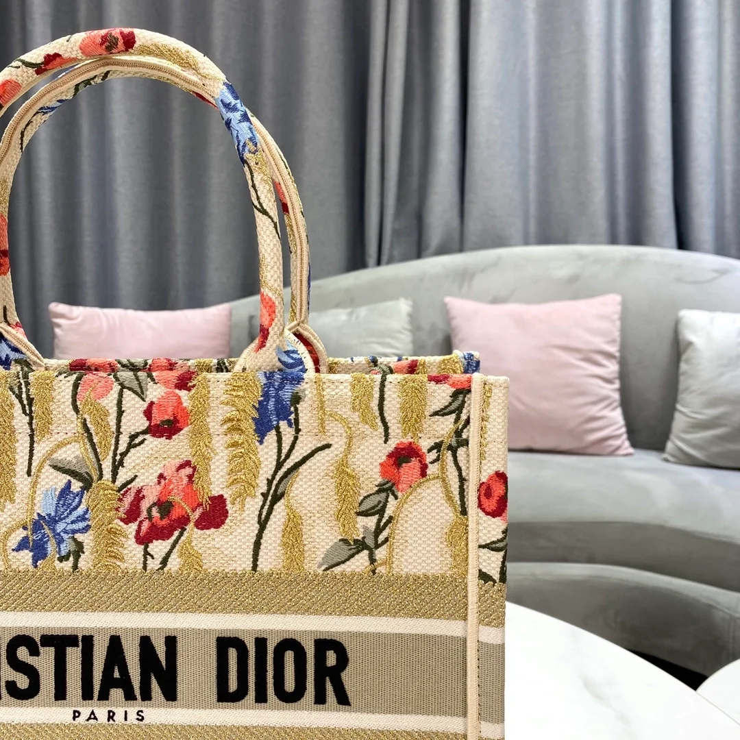 디올 플로라 자수 북 토트 미디움 백
