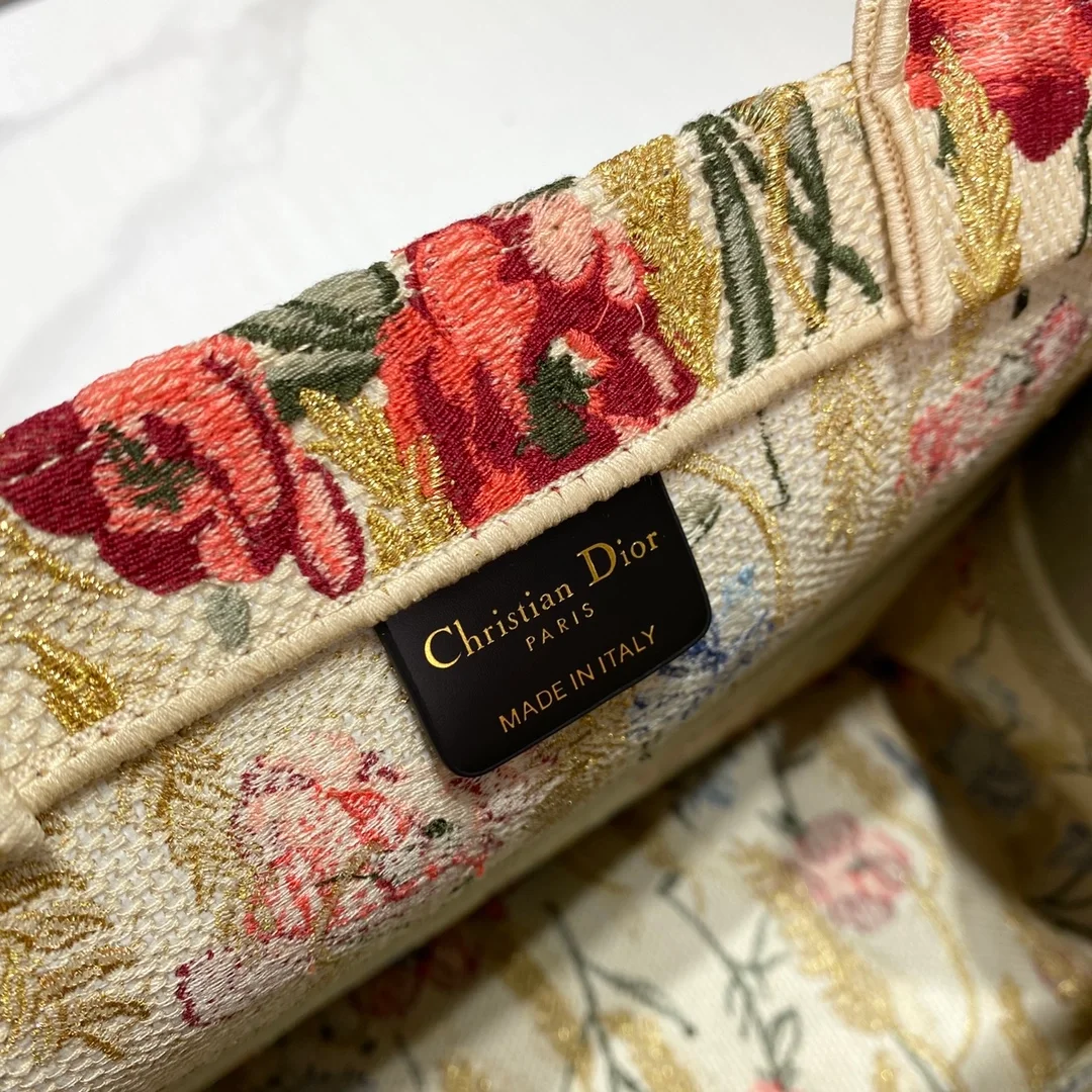 디올 플로라 자수 북 토트 미디움 백