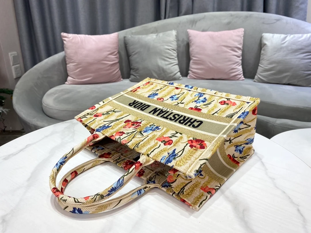 디올 플로라 자수 북 토트 미디움 백