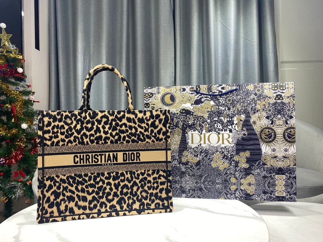 디올 레오파드 북 토트 라지 백