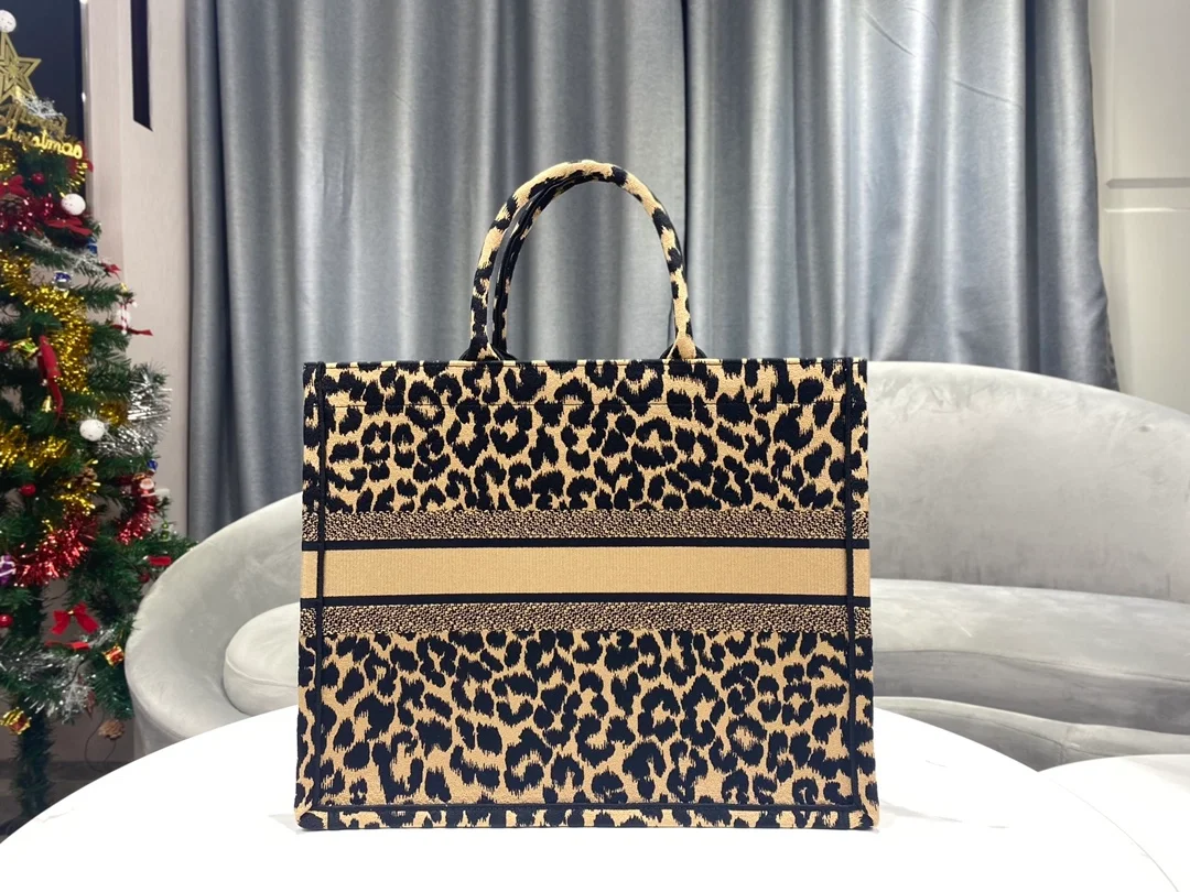 디올 레오파드 북 토트 라지 백