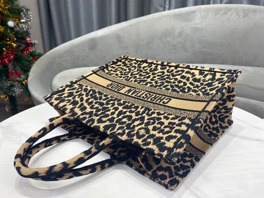 디올 레오파드 북 토트 라지 백