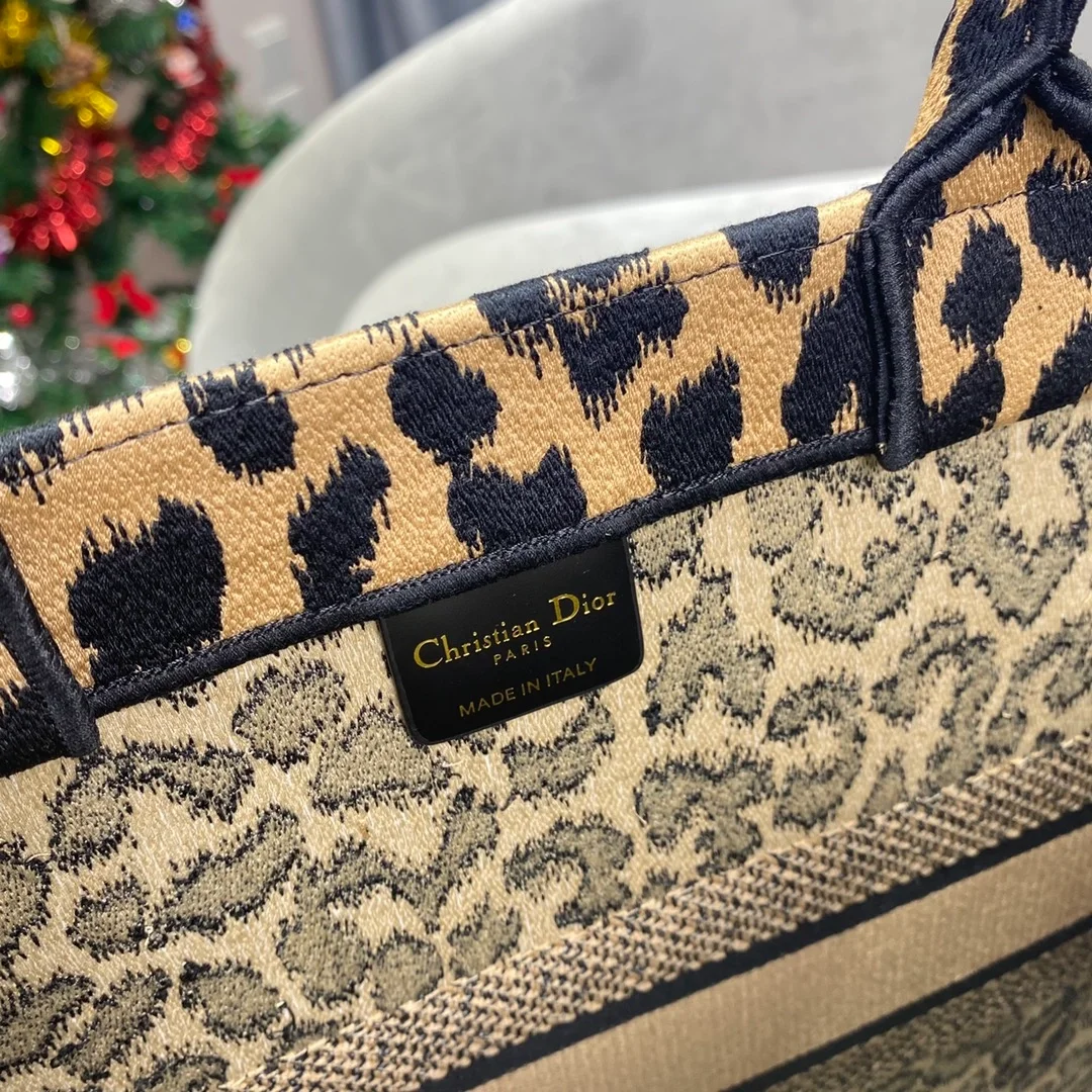 디올 레오파드 북 토트 라지 백