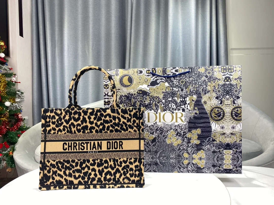 디올 레오파드 북 토트 미디움 백