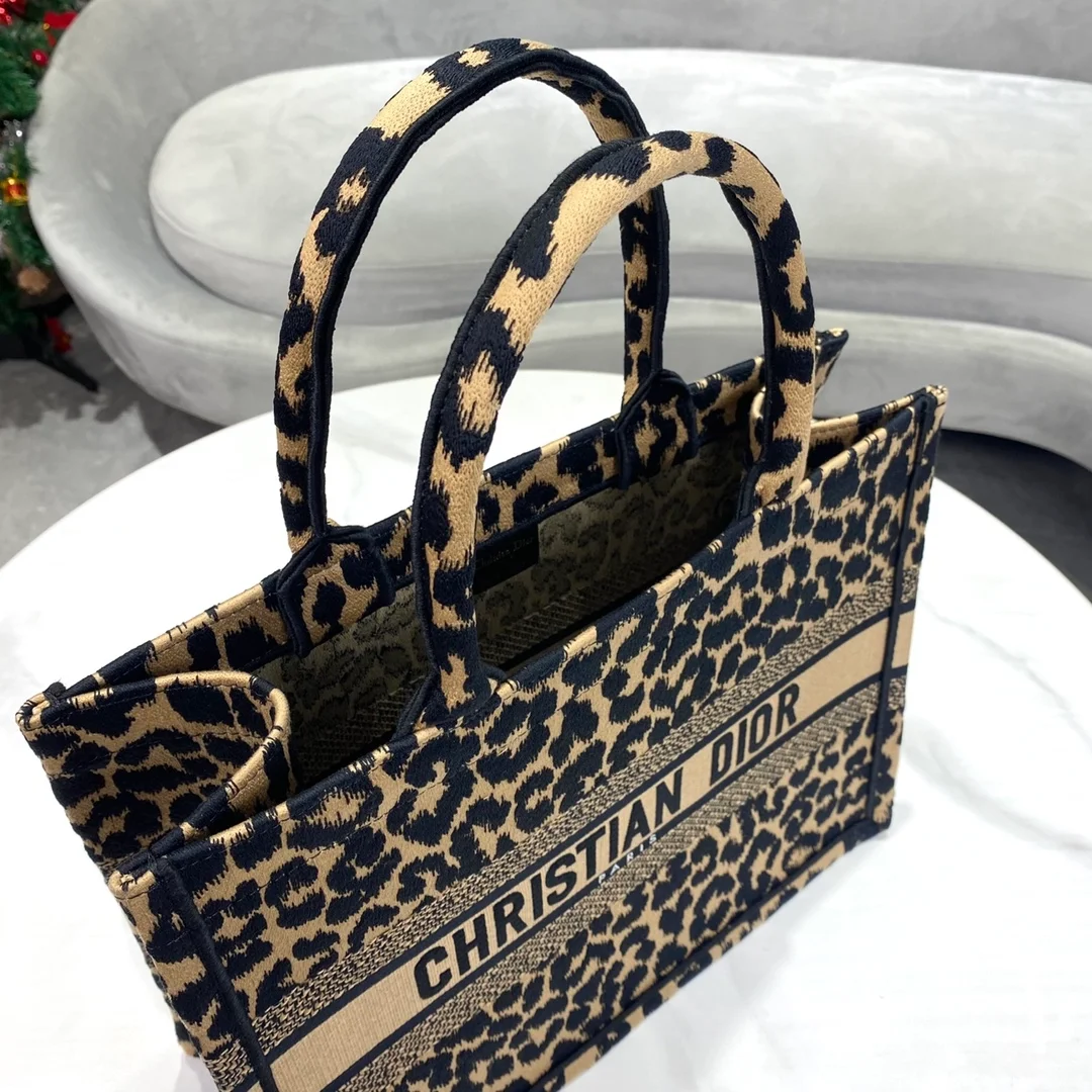 디올 레오파드 북 토트 미디움 백