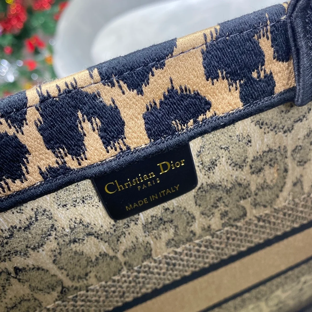 디올 레오파드 북 토트 미디움 백