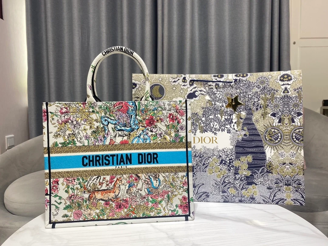 디올 북 토트 라떼 멀티컬러 라지 백