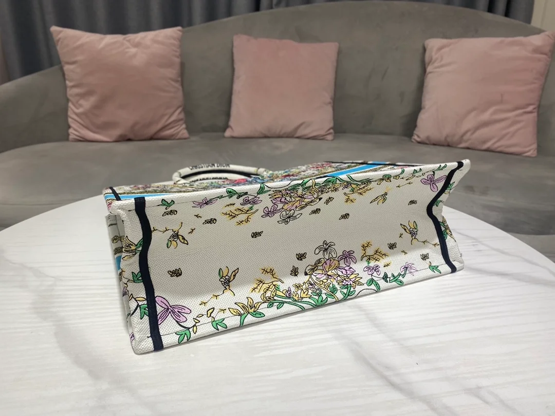 디올 북 토트 라떼 멀티컬러 라지 백