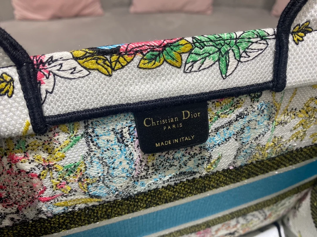 디올 북 토트 라떼 멀티컬러 미디움 백