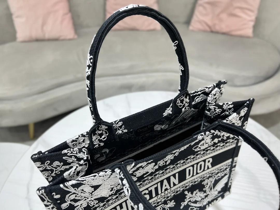 디올 북 토트 블랙 미디움 백