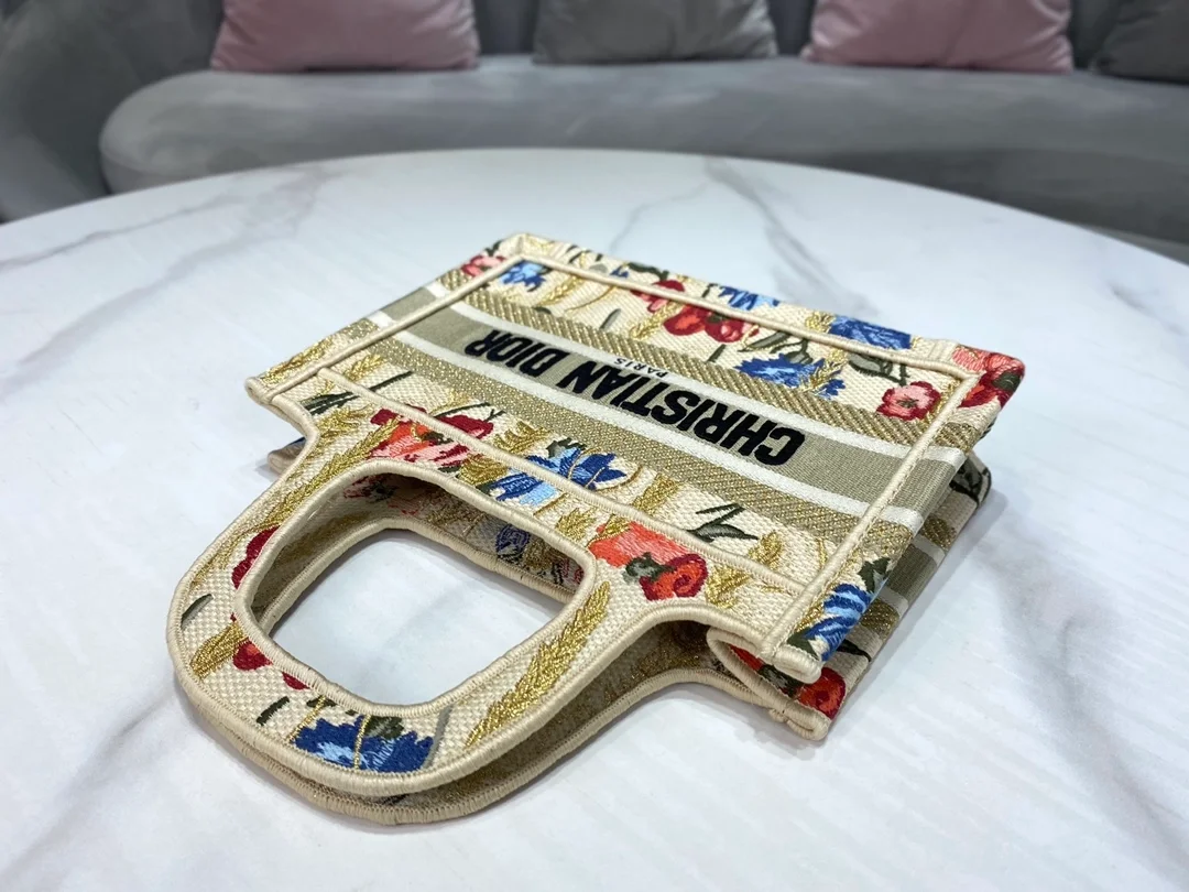 디올 히비스커스 자수 캔버스 미니 북 토트백