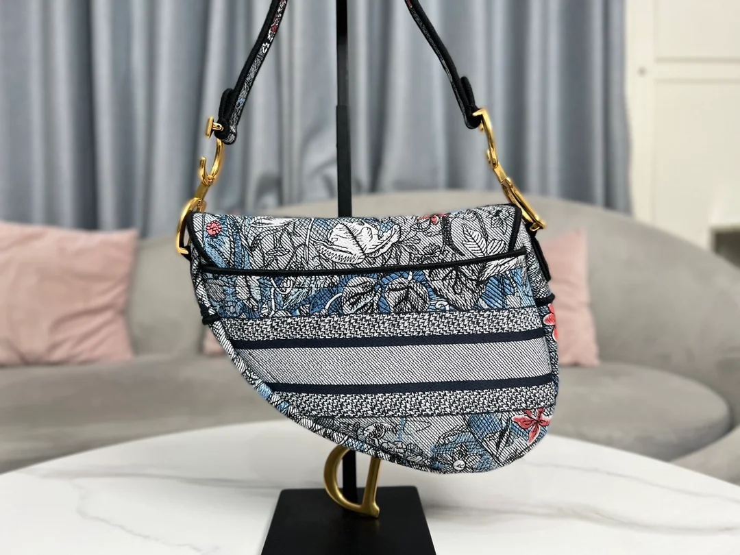 디올 오블리크 자수 새들 백