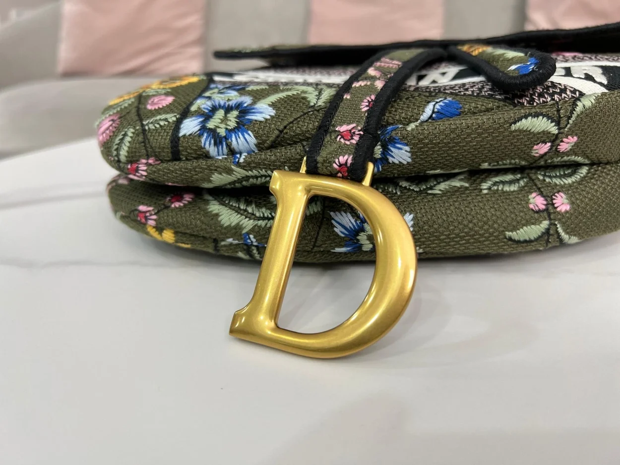 디올 그린 멀티 컬러 새들 백