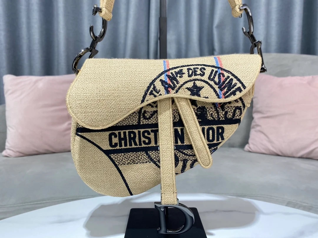 디올 유니온 자수 새들 백 베이지