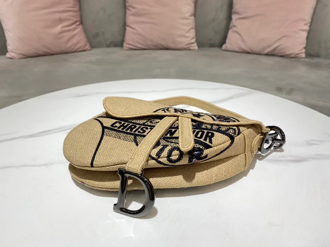 디올 유니온 자수 새들 백 베이지