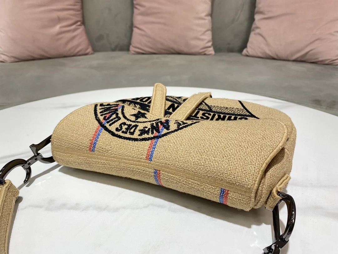 디올 유니온 자수 새들 백 베이지