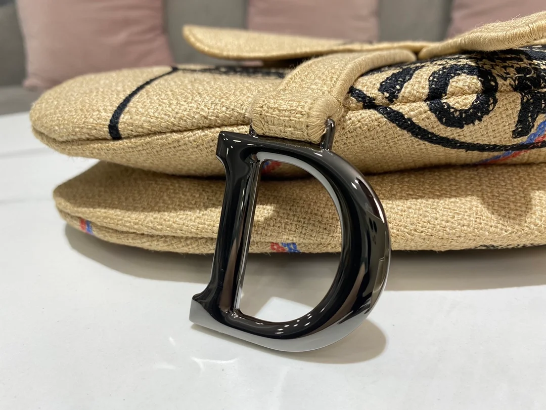 디올 유니온 자수 새들 백 베이지