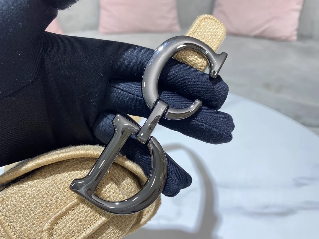 디올 유니온 자수 새들 백 베이지