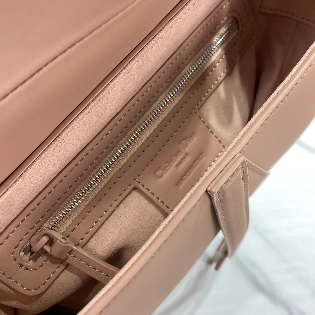 디올 매트 버클 새들 백 핑크