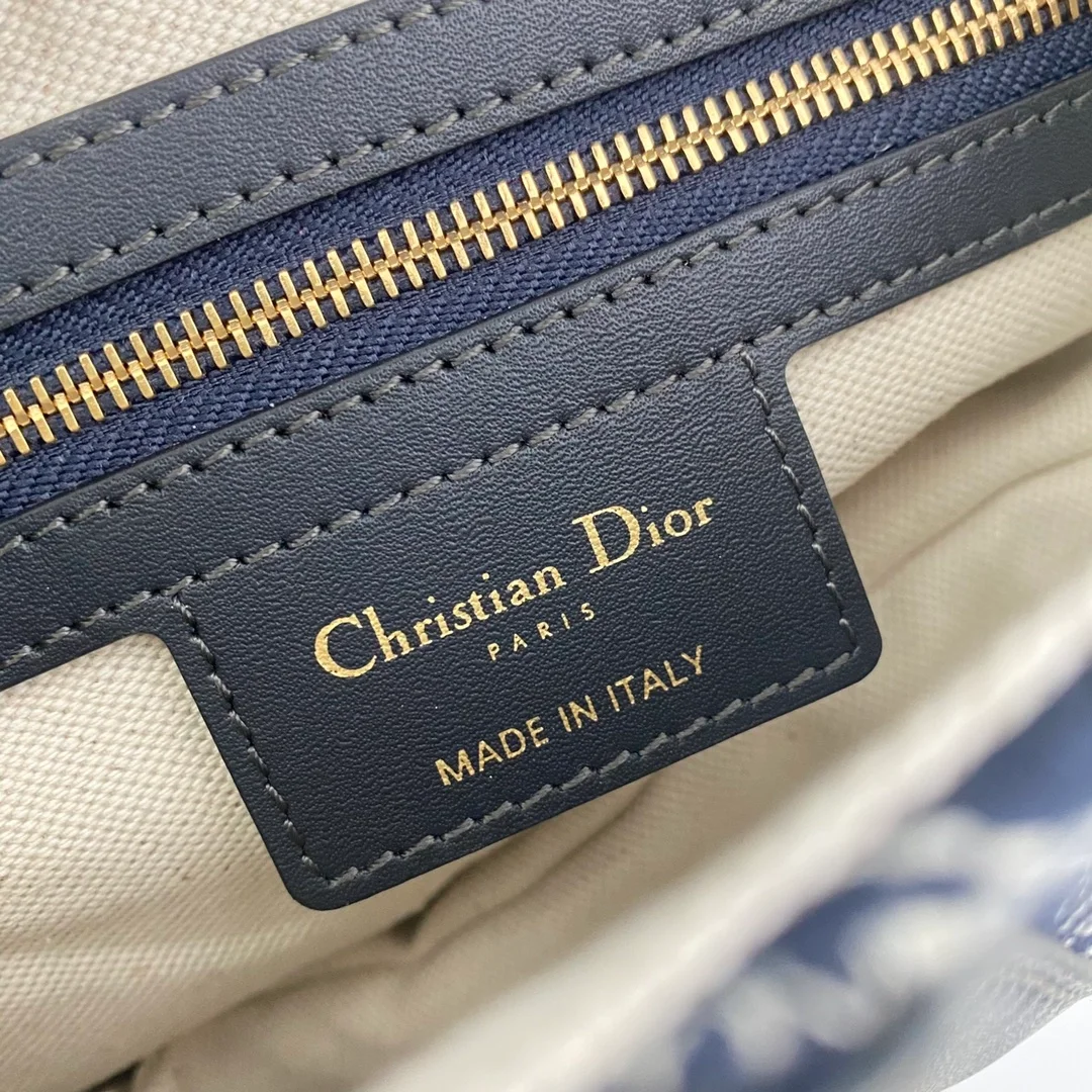 디올 레이디 새들 숄더 백 네이비